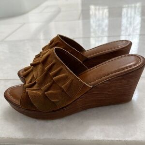 Women’s Bellavita Wedge Sandals Size 8.5